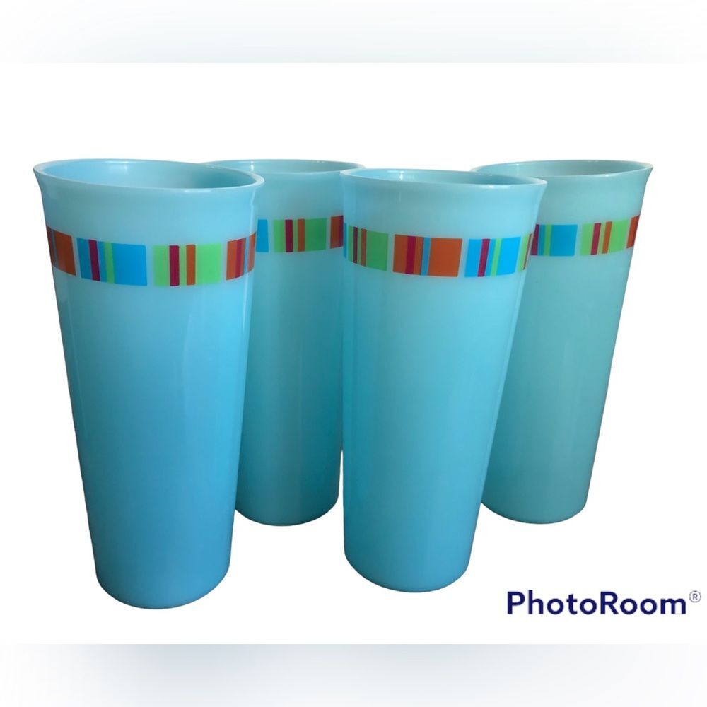 Tupperware Vintage Blue / Aqua 16oz Tumblers Set of 4 5107A Like New